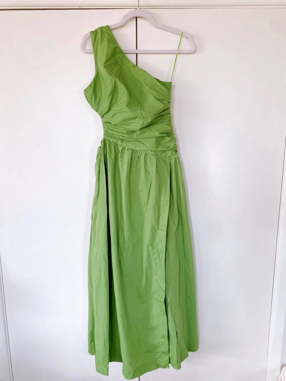 ABERCROMBIE & FITCH Green One-Shoulder Ruched Cut Out Maxi Dress! 🍃 - Picture 15 of 17